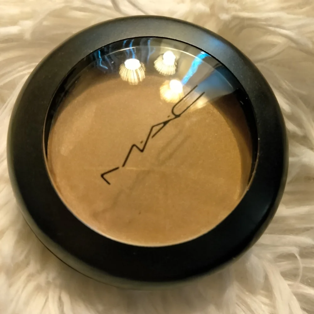 🆕 Mac Cream Color Base Fawntastic (Frost)